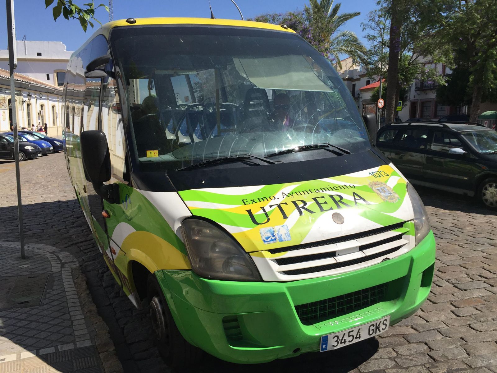 Uno de los autobuses del servicio de transporte público de Utrera, que se quiere mejorar con el nuevo diseño.