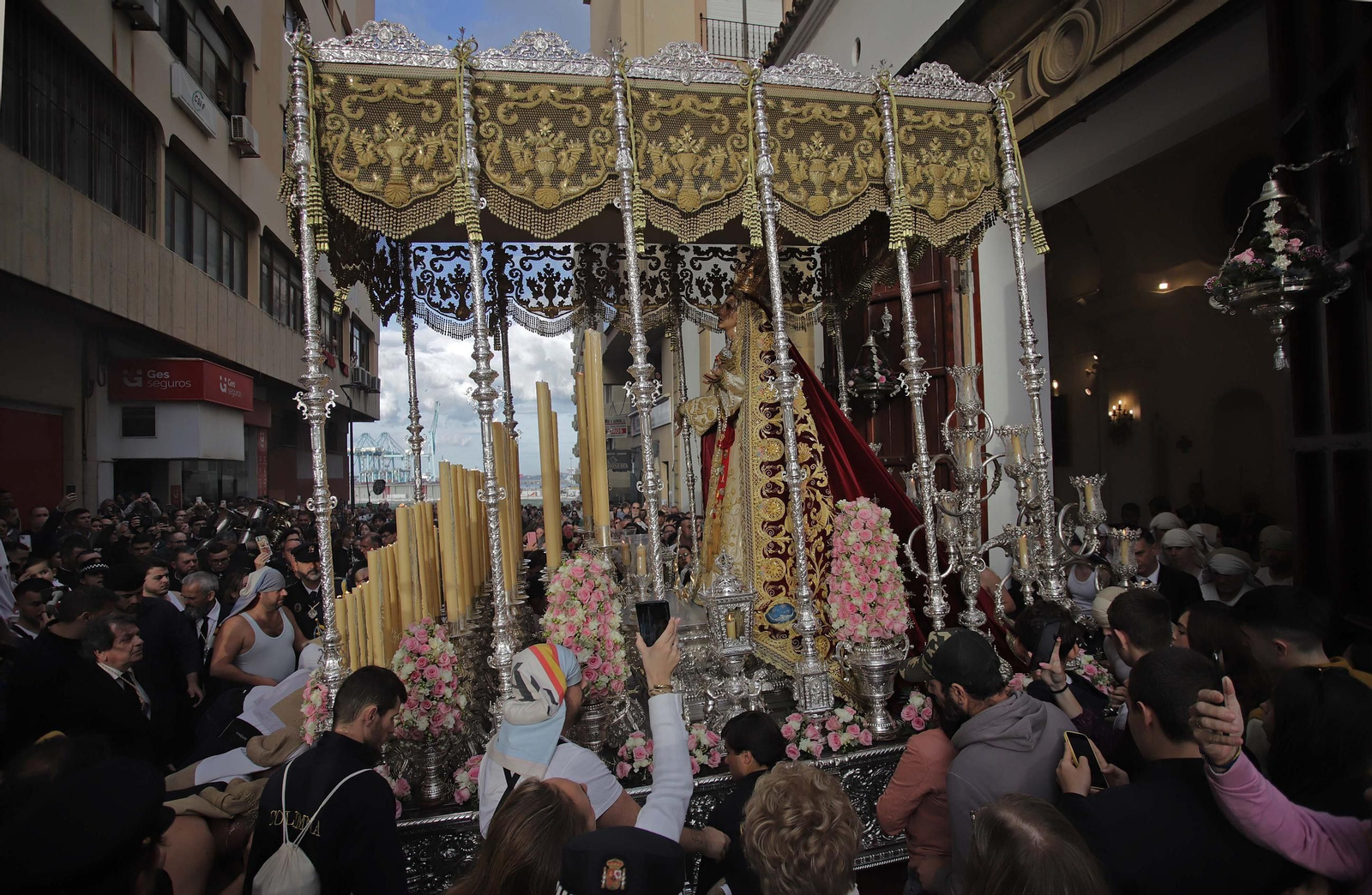 Fotos del Lunes Santo en Algeciras: La Columna