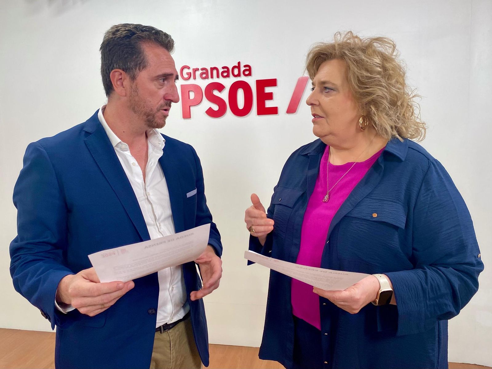 Los diputados del PSOE Juan Francisco Torregrosa y Fátima Gómez