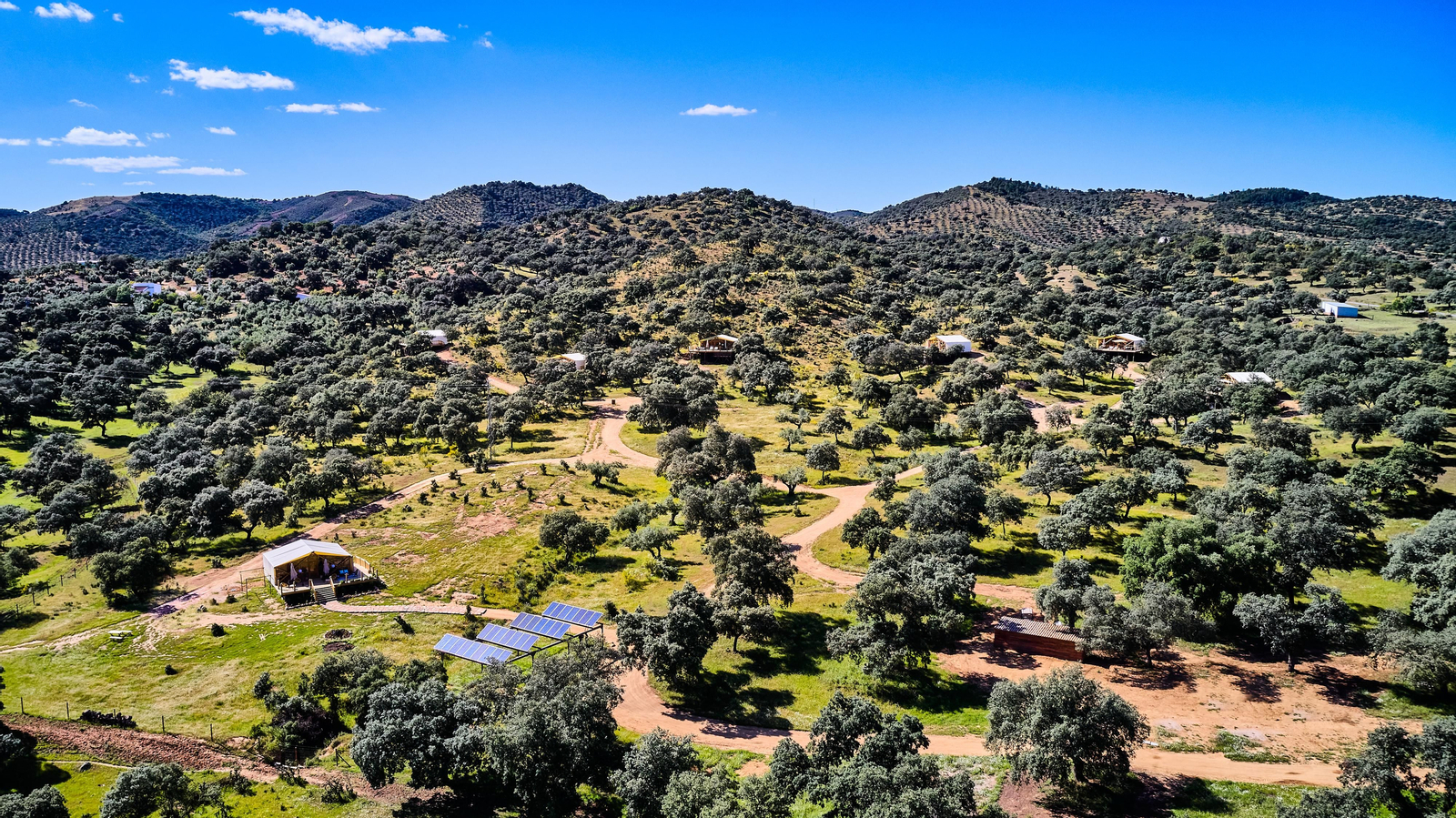 Un recorrido en fotografías por el glamping La Dehesa Experiences de Córdoba Un recorrido en fotografías por el glamping La Dehesa Experiences de Córdoba