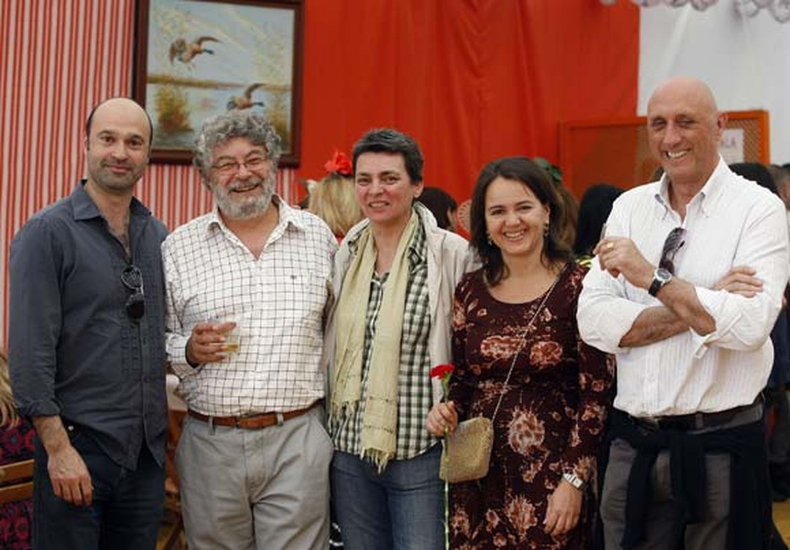 El actor portuense Joaquín Perles, junto a Eduardo Albaladejo, Antonio Ahúcha, Teresa Almendros y Pilar.

Foto: Fito Carreto