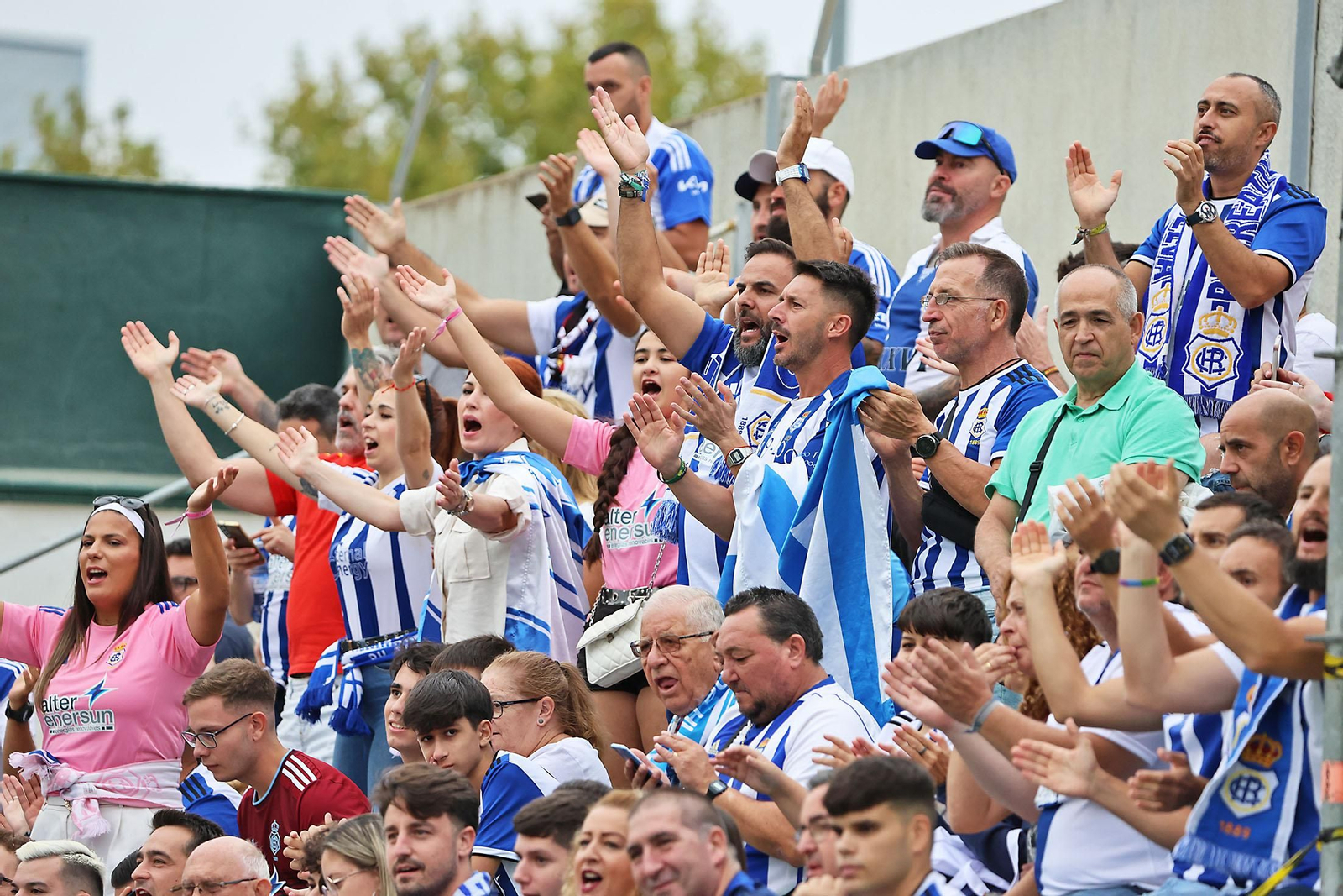 Búscate en las gradas del Betis Deportivo-Recreativo de Huelva