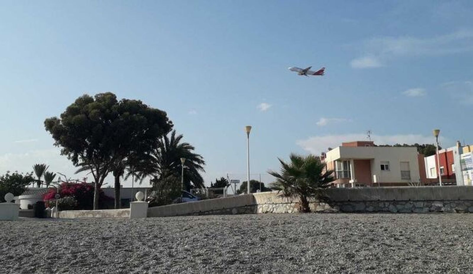 Imagen de archivo de uno de los vuelos de prácticas en Almería.