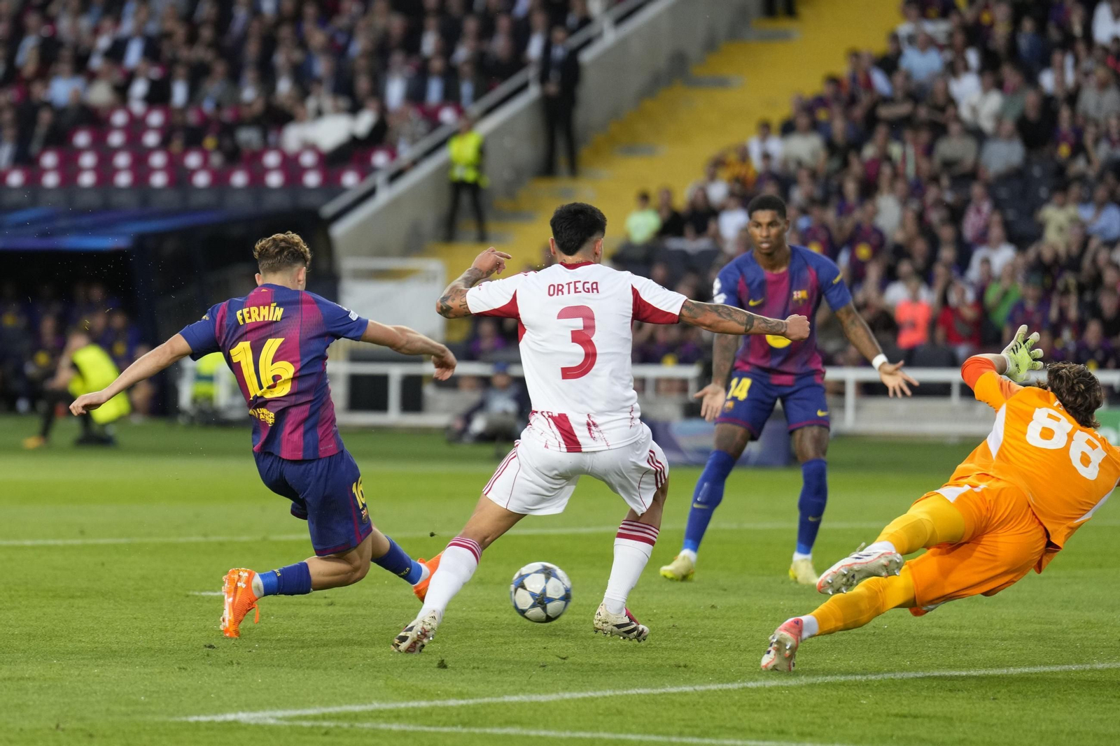 Las fotos del Barcelona-Olympiacos