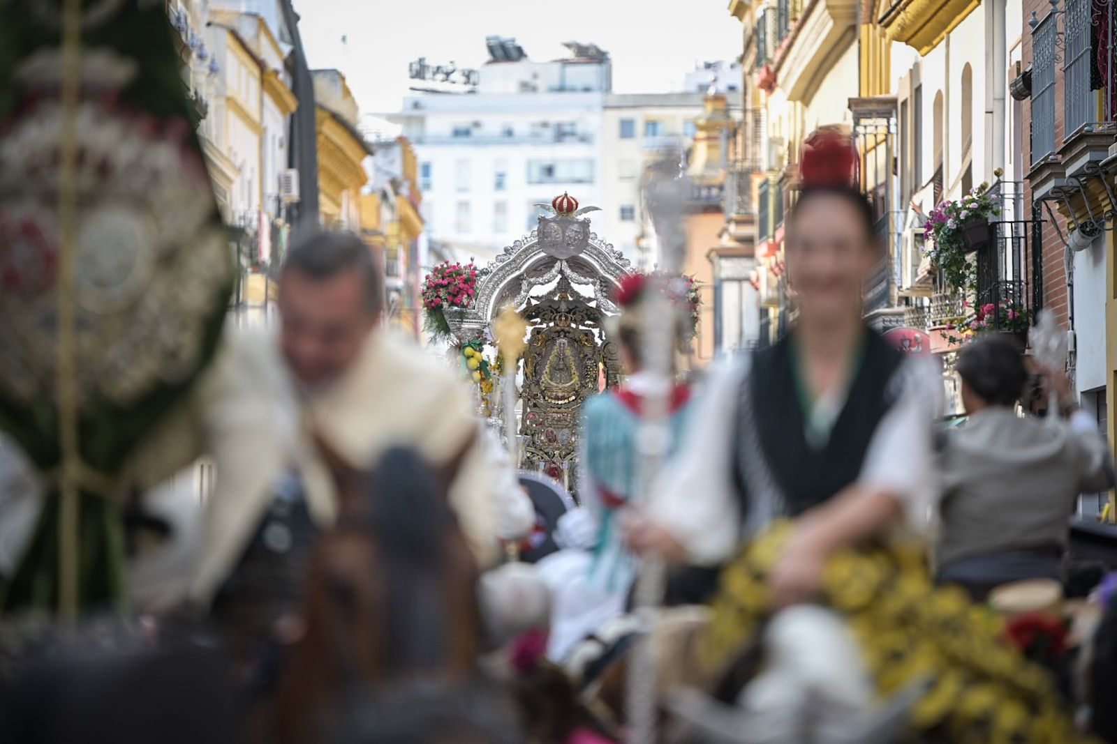 La salida de la Hermandad Triana del Rocío en 2025, en imágenes