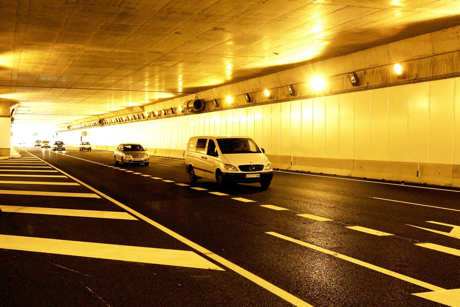Tráfico en el túnel de los Omeyas.