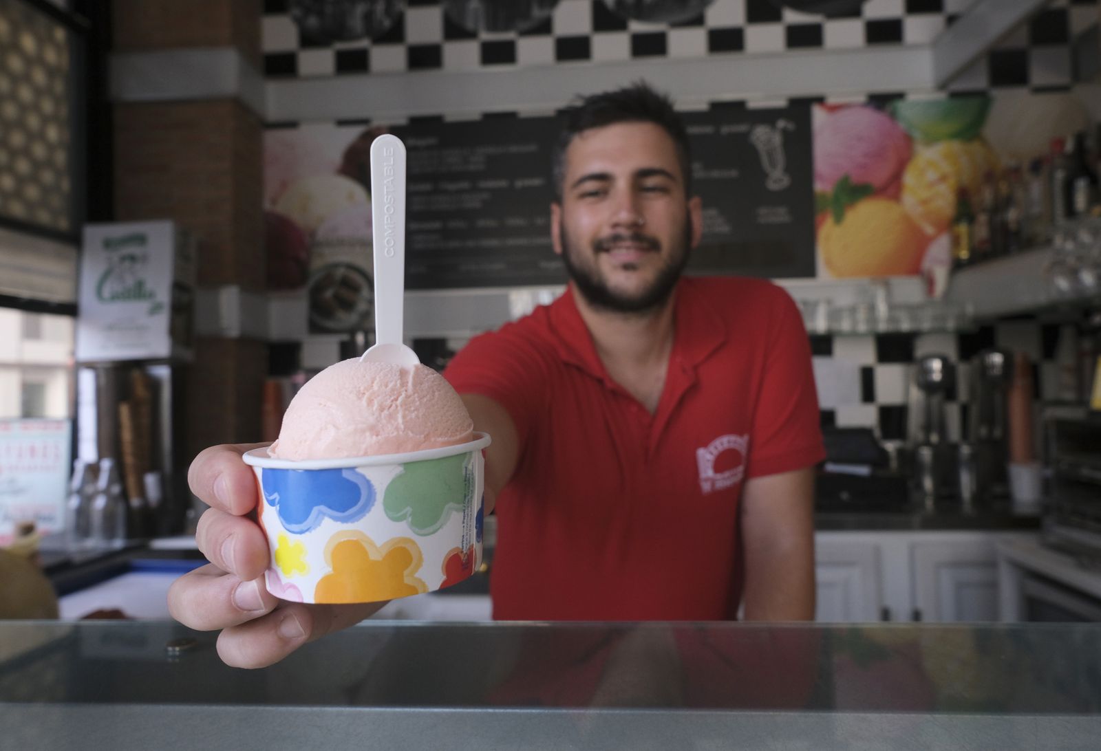 Las heladerías de Córdoba refrescan el verano, en fotografías