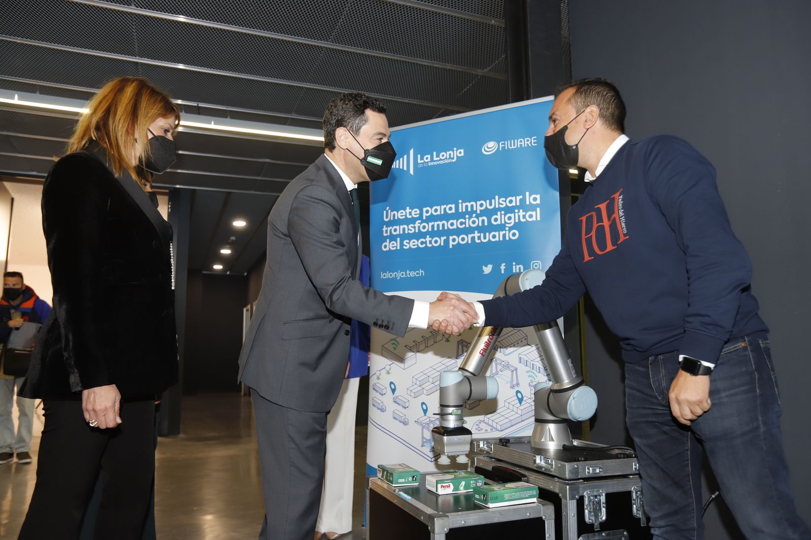 Imágenes del  acto de inauguración del nodo de innovación tecnológica 'La lonja de la Innovación' del Puerto de Huelva