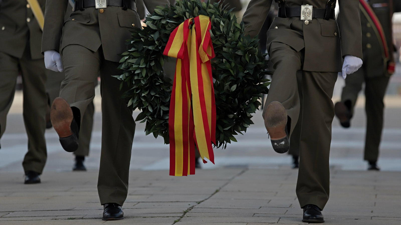 Las mejores fotos del desfile militar del Dos de Mayo en San Roque