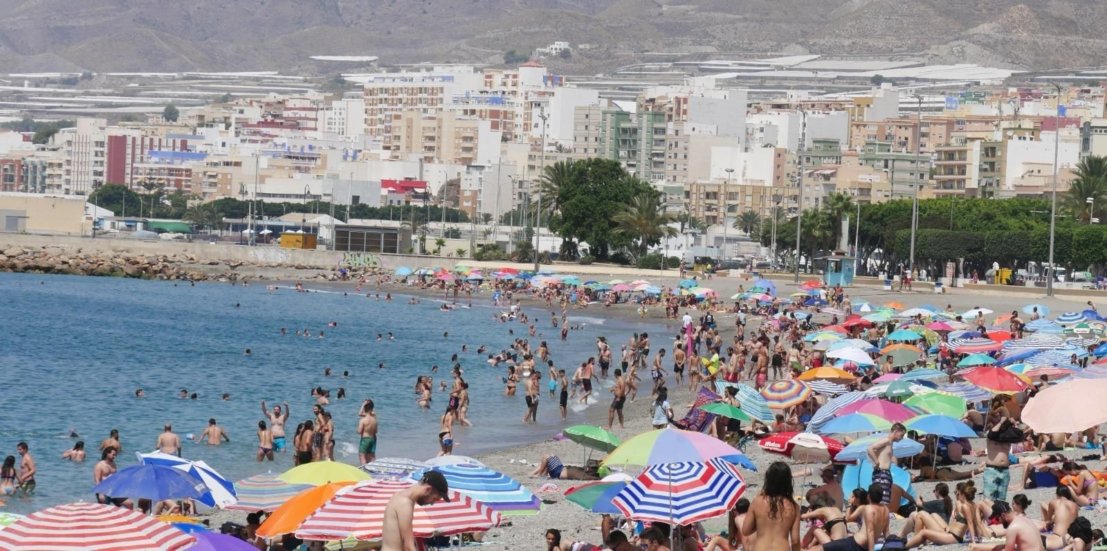 Sigue activa la bonificación para viviendas de uso turístico en Adra