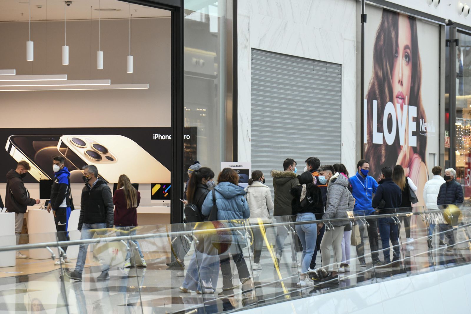 Fotos: las rebajas en el Nevada Shopping de Granada