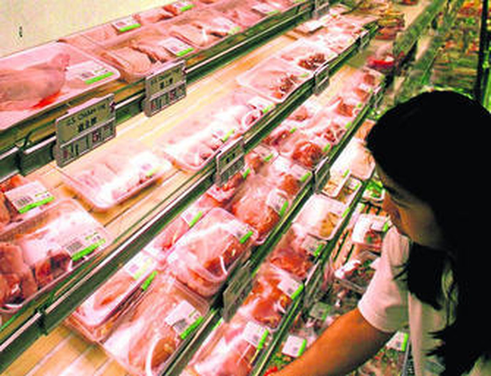 La investigación destaca el alto índice de rotación de los productos avícolas en supermercados.