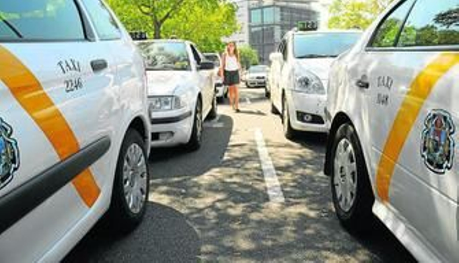 Parada de taxis en la estación ferroviaria de Santa Justa.