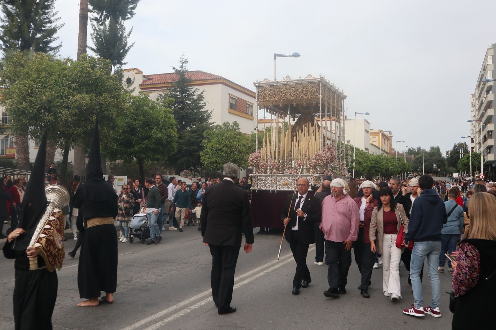Martes Santo: Hermandad de Los Estudiantes, Huelva