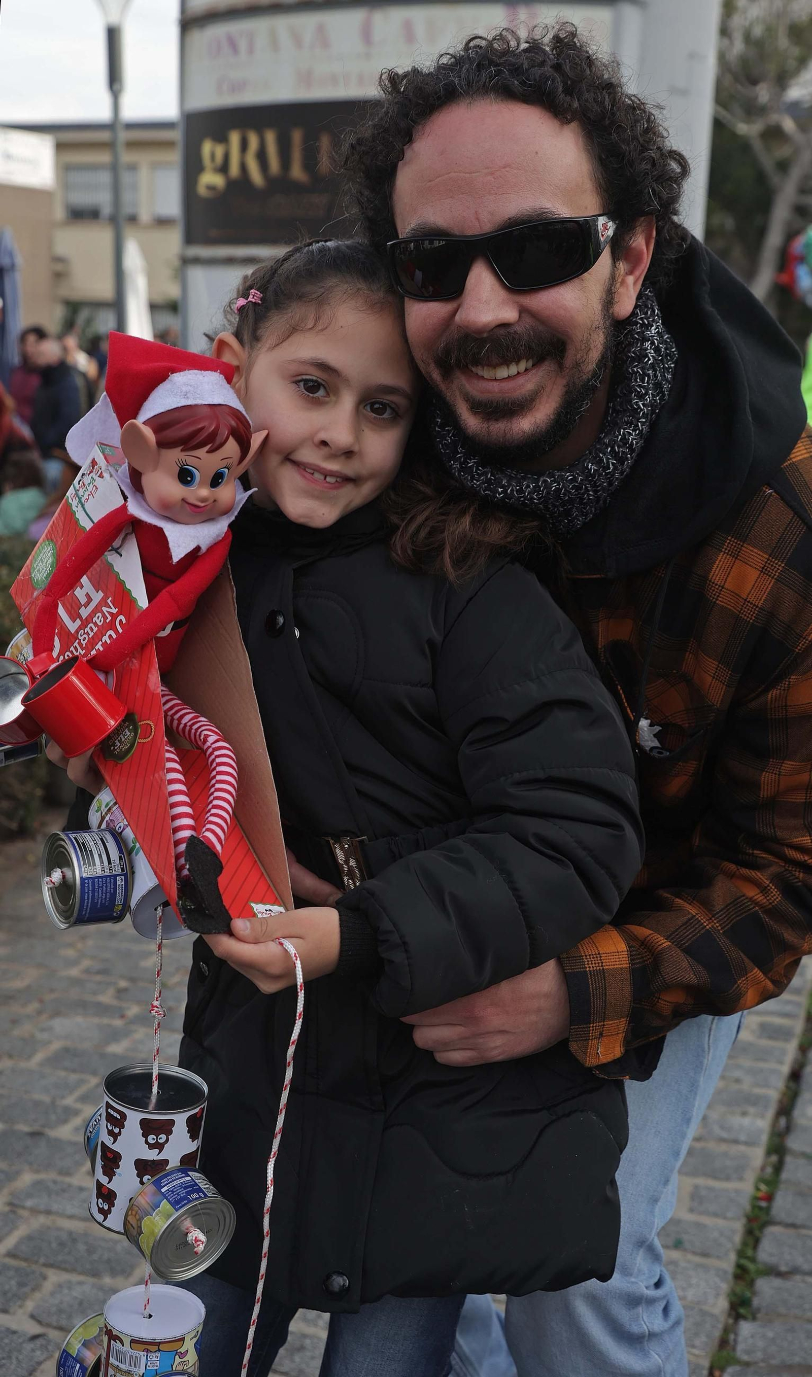 Búscate en las fotos del Arrastre de Latas 2025 en Algeciras