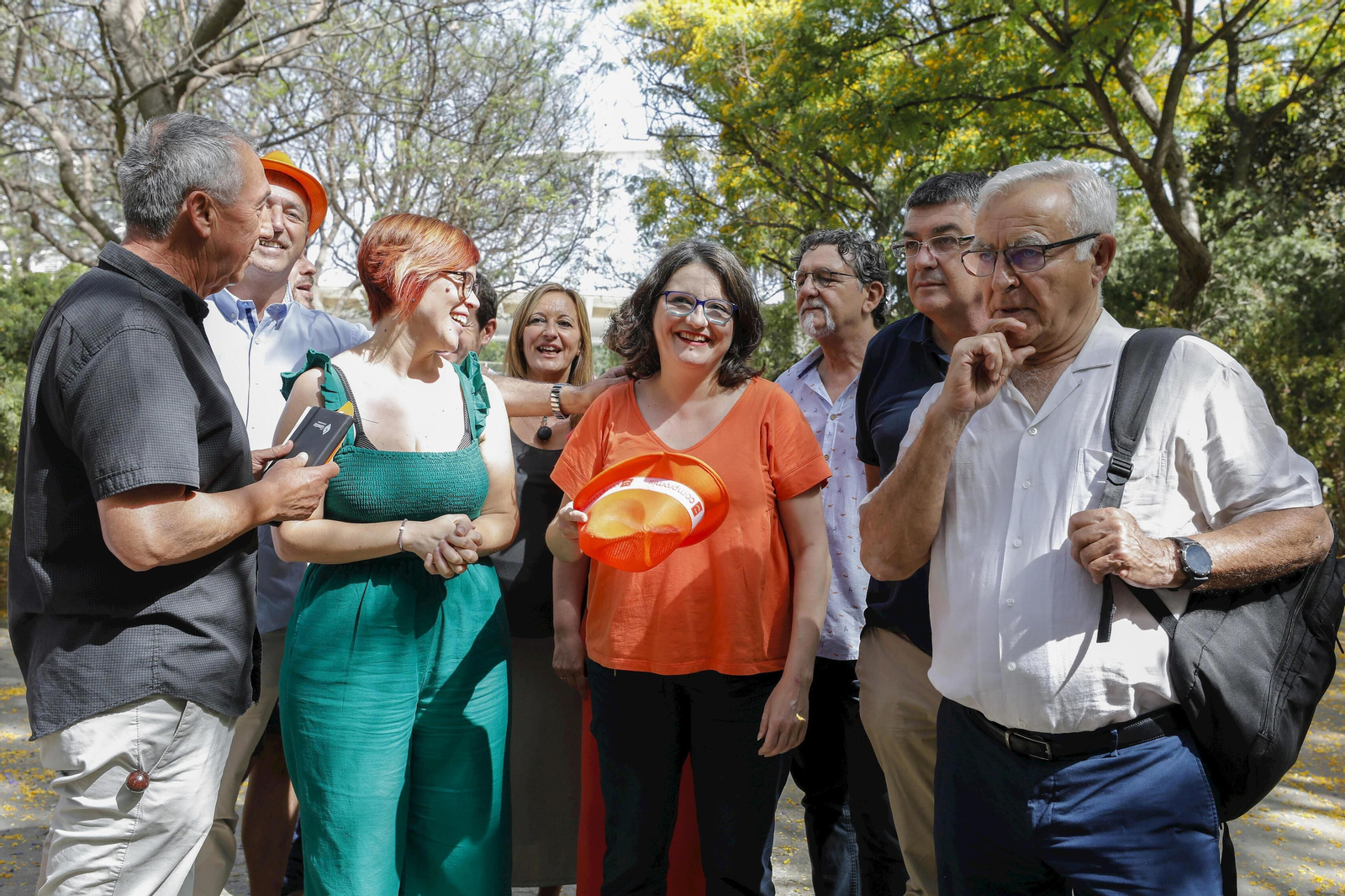 Mónica Oltra (c), junto al alcalde de valencia, Joan Ribó (d), el Portavoz de Compromío, Joan Baldoví (i) y Águeda Micó (i)