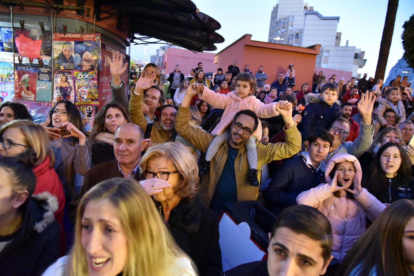 Cabalgata de Reyes magos en la Línea