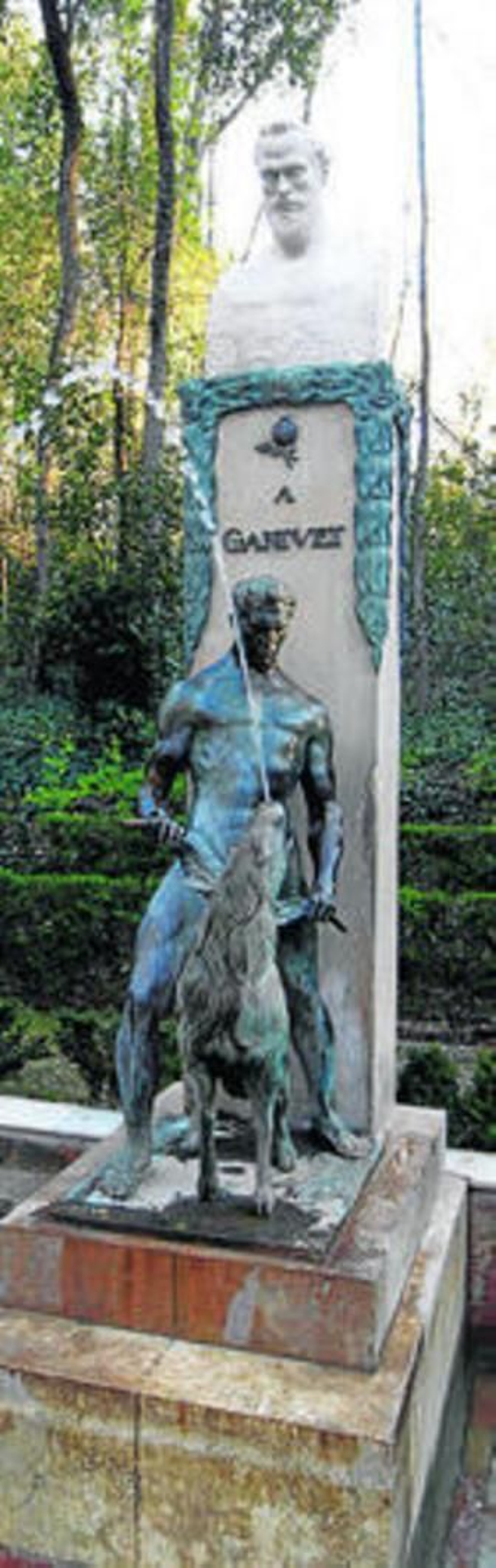 80 estatuas en la ciudad Un paseo entre ilustres