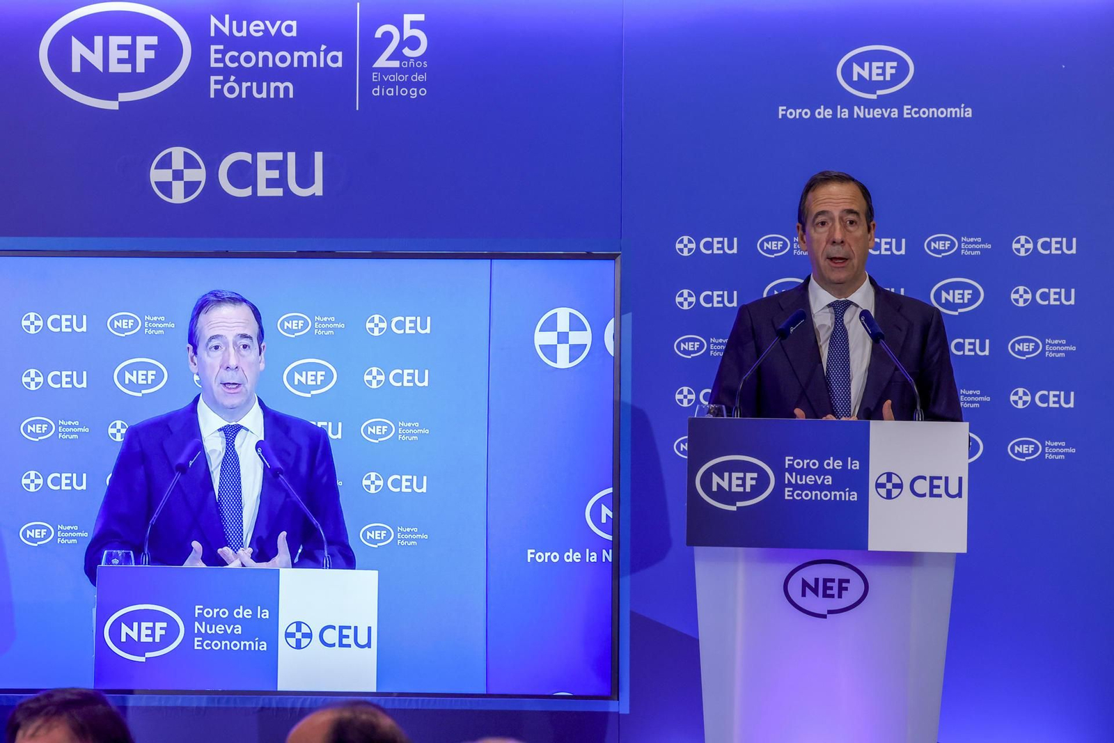 El consejero delegado de CaixaBank, Gonzalo Gortázar, durante su intervención este miércoles en el Foro de la Nueva Economía, para dar su opinión sobre el sector financiero, la actual coyuntura económica o el problema de la vivienda en España.