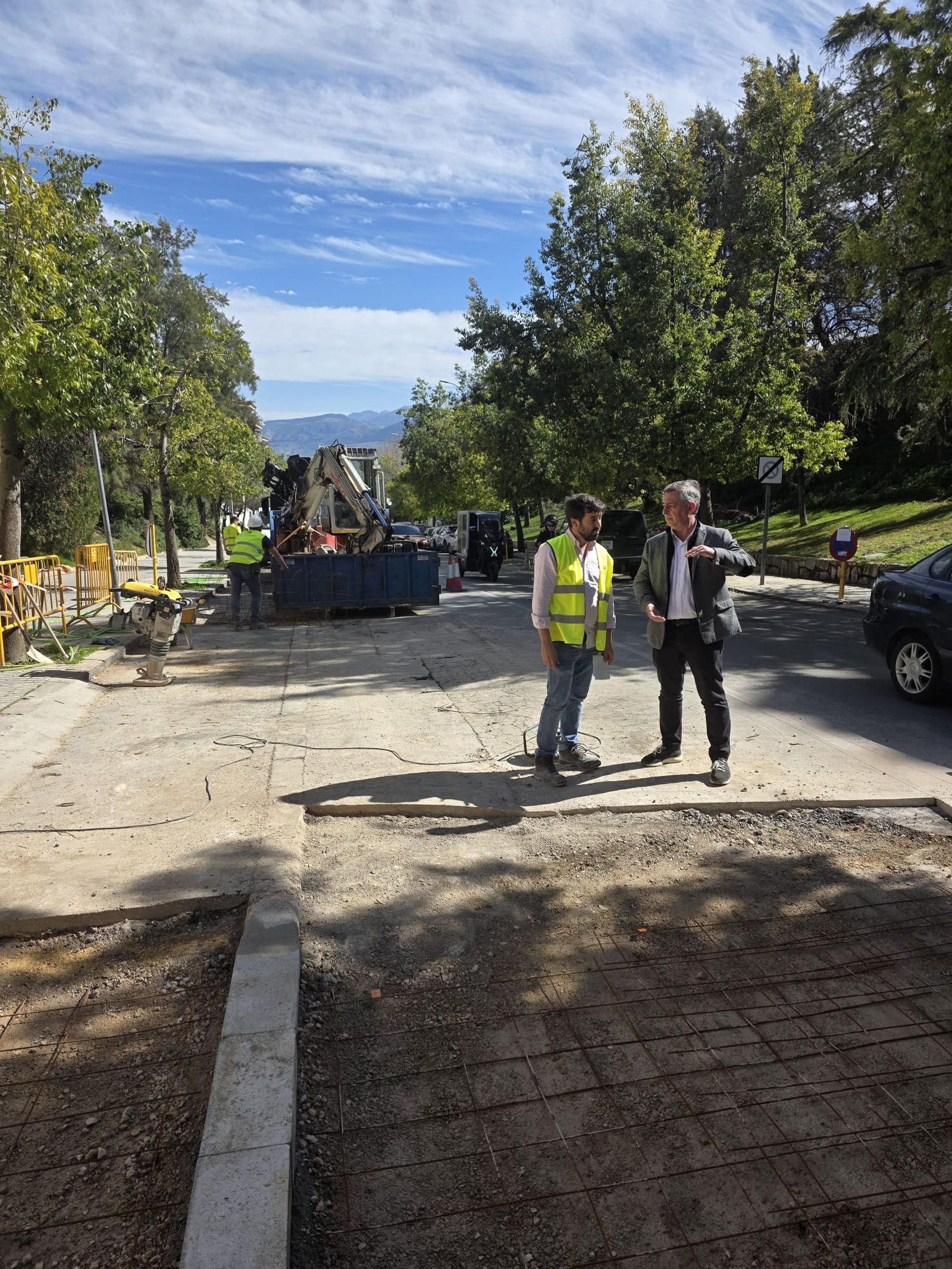 Obras de reparación en la calle Senda de los Huertos.