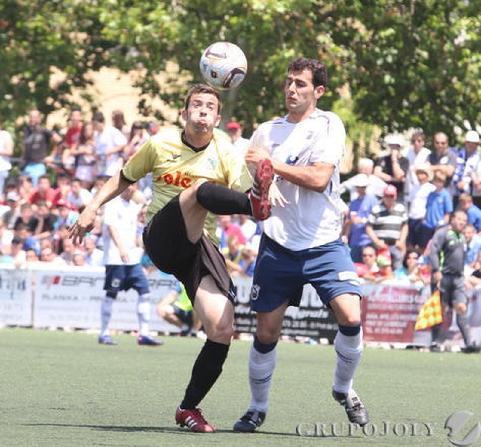 El ascenso tendrá que esperar para el Atlético Sanluqueño, que cayó por 2-0 ante el Prat.

Foto: LOF