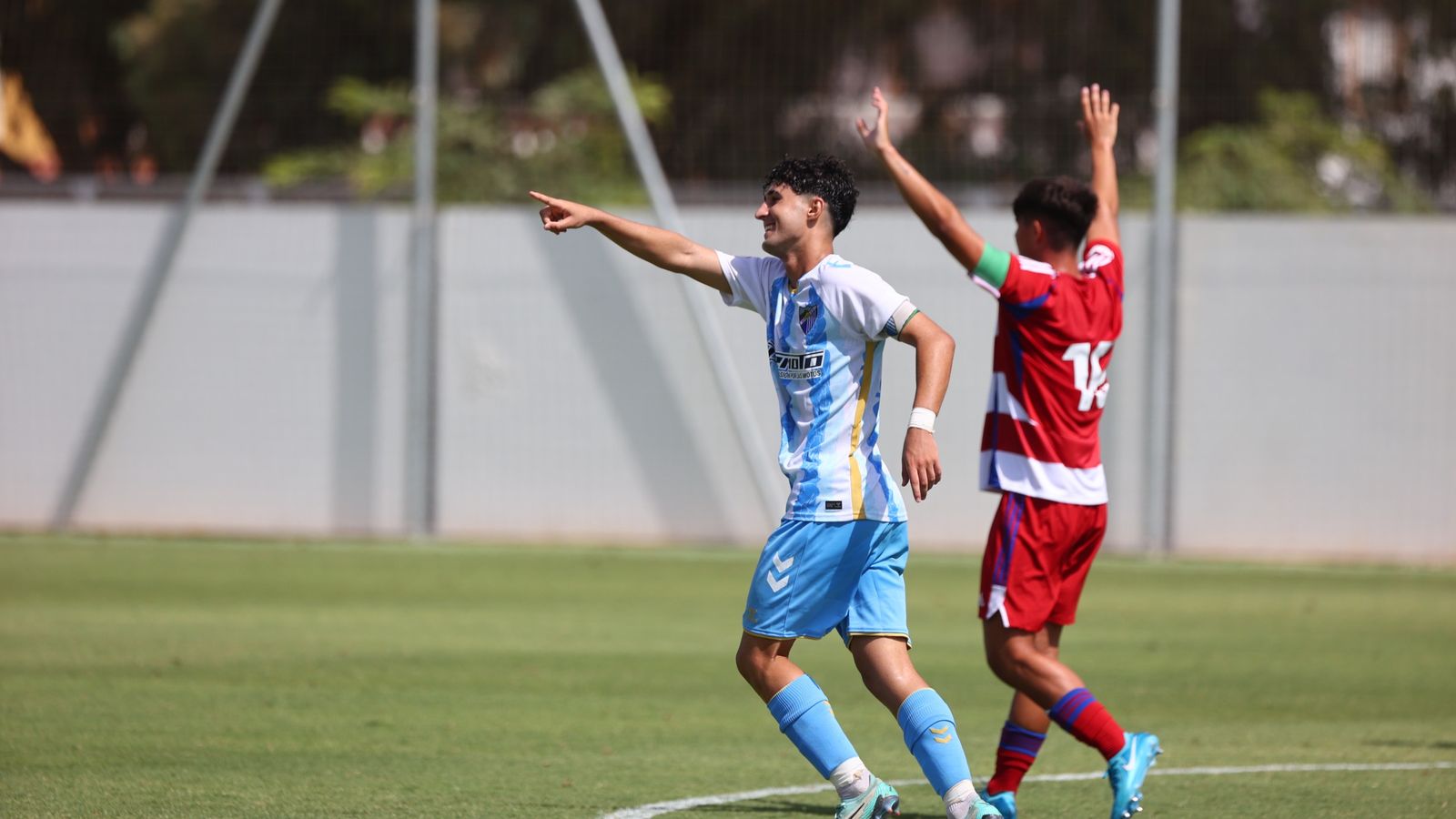 Las fotos del histórico primer partido oficial en La Academia del Málaga CF