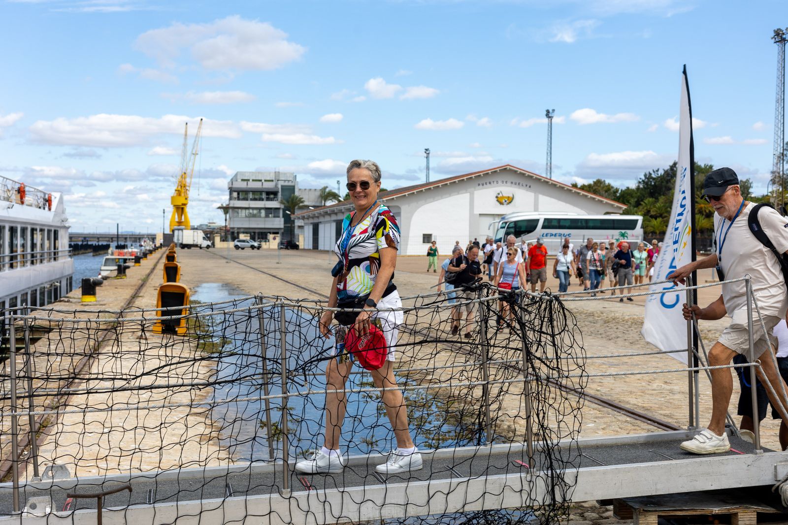 Las impresionantes imágenes del buque La Belle de Cadix en el Puerto de Huelva