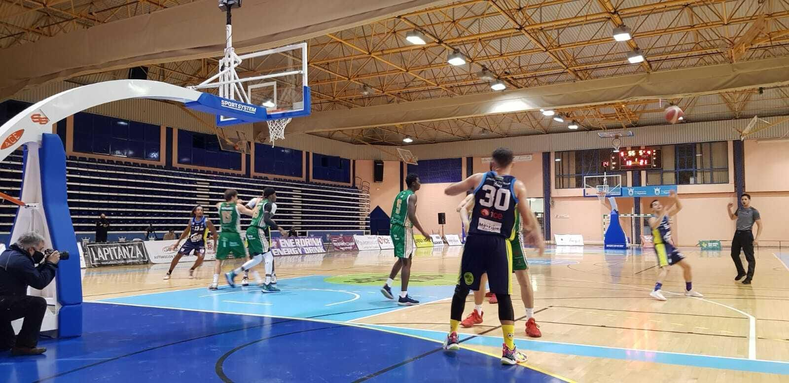 Un instante del partido entre Udea y Ponferrada.