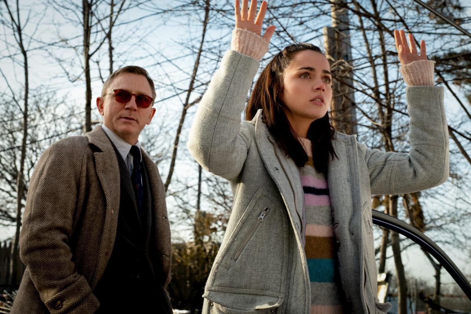 Daniel Craig y Ana de Armas, en 'Puñales por la espalda'.