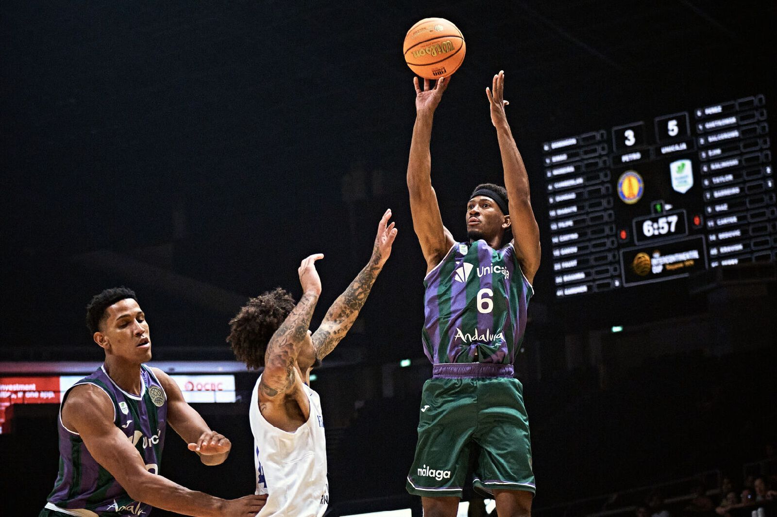 Las fotos del Preto Luanda - Unicaja de la Copa Intercontinental de baloncesto