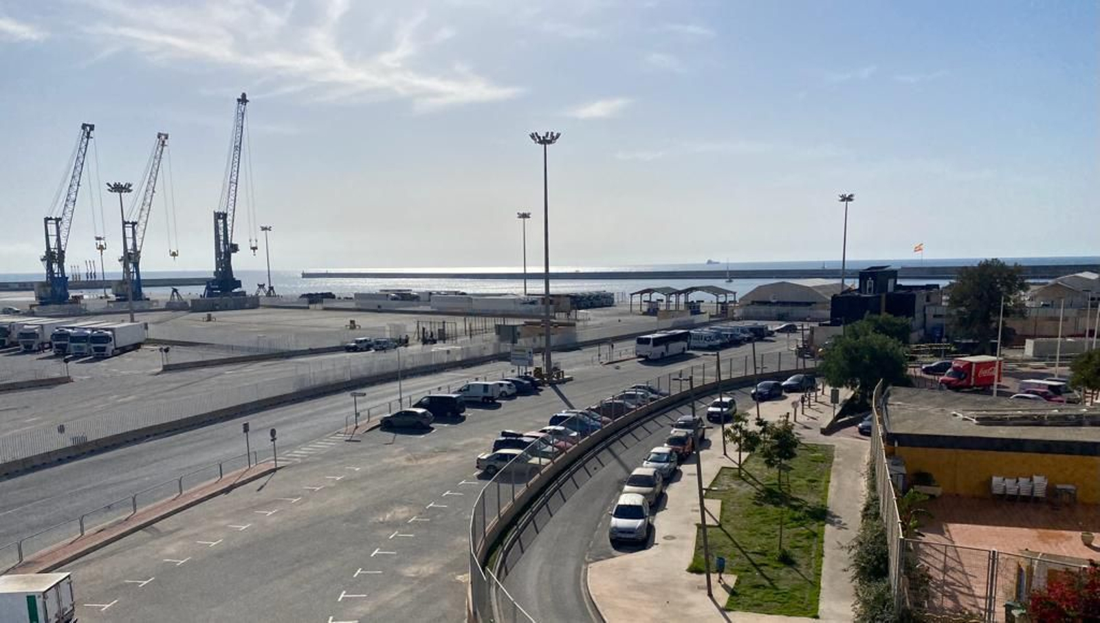 El Puerto de Motril adjudica por 2,1 millones el proyecto de unas marquesinas fotovoltaicas y la nave de inspección  de vehículos