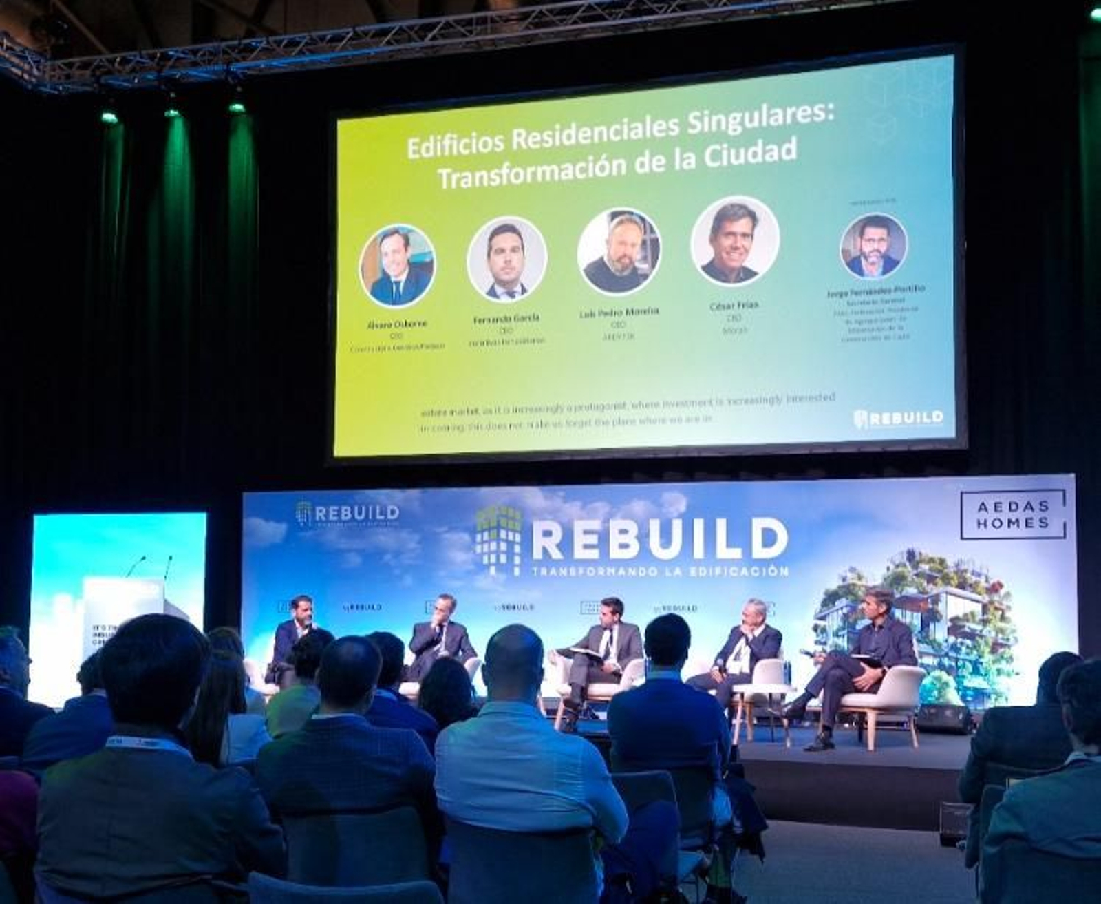 Mesa redona en la feria de la construcción de Madrid. Mesa redona en la feria de la construcción de Madrid.