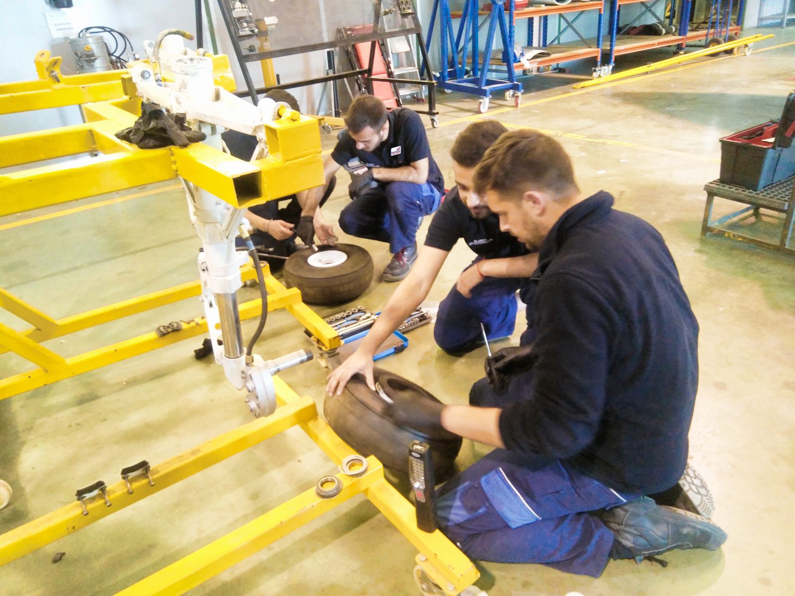 Formación de técnicos en mantenimiento aeronáutico