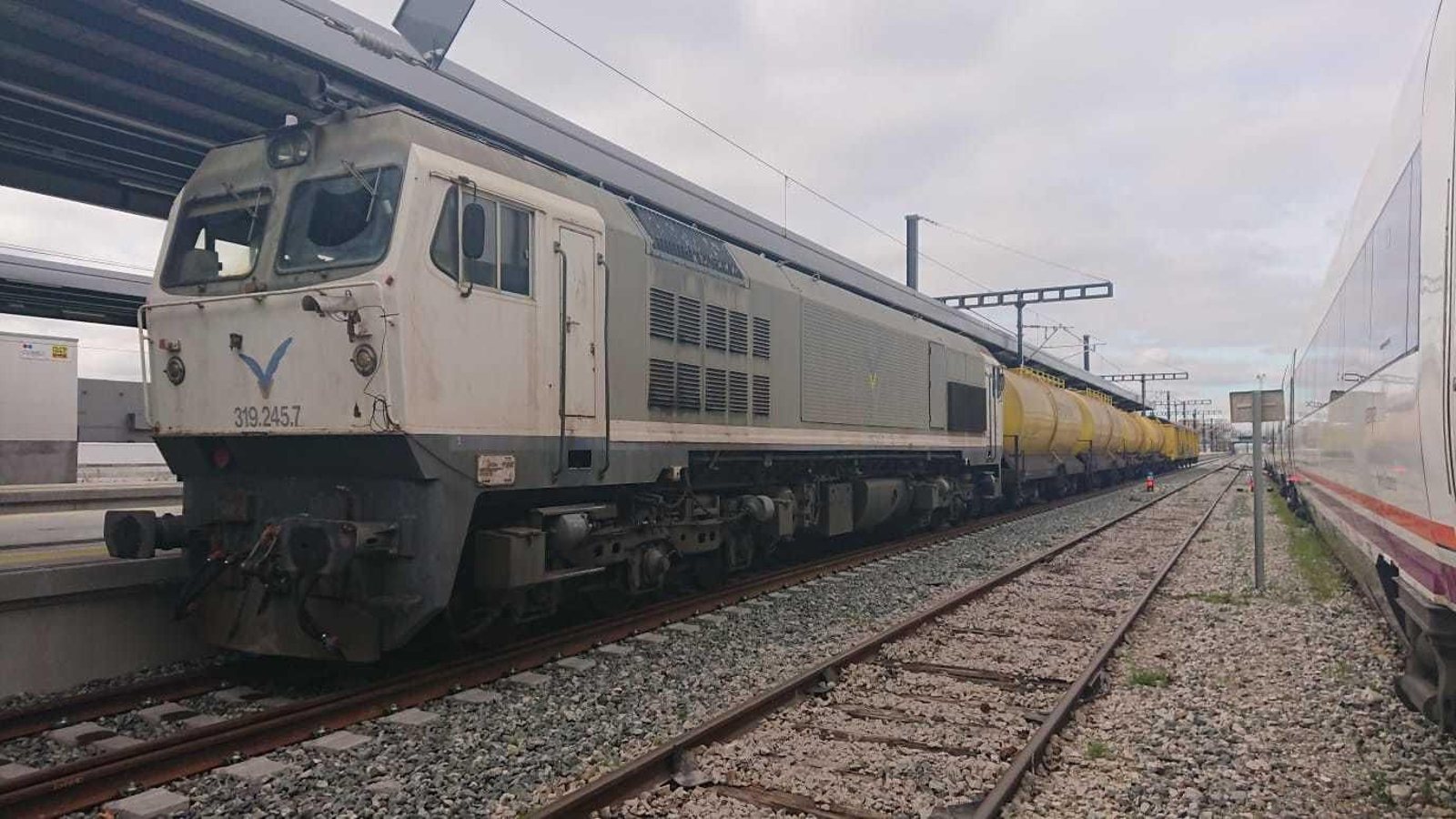 Un tren herbicida adaptado circuló esta semana entre Antequera y Granada