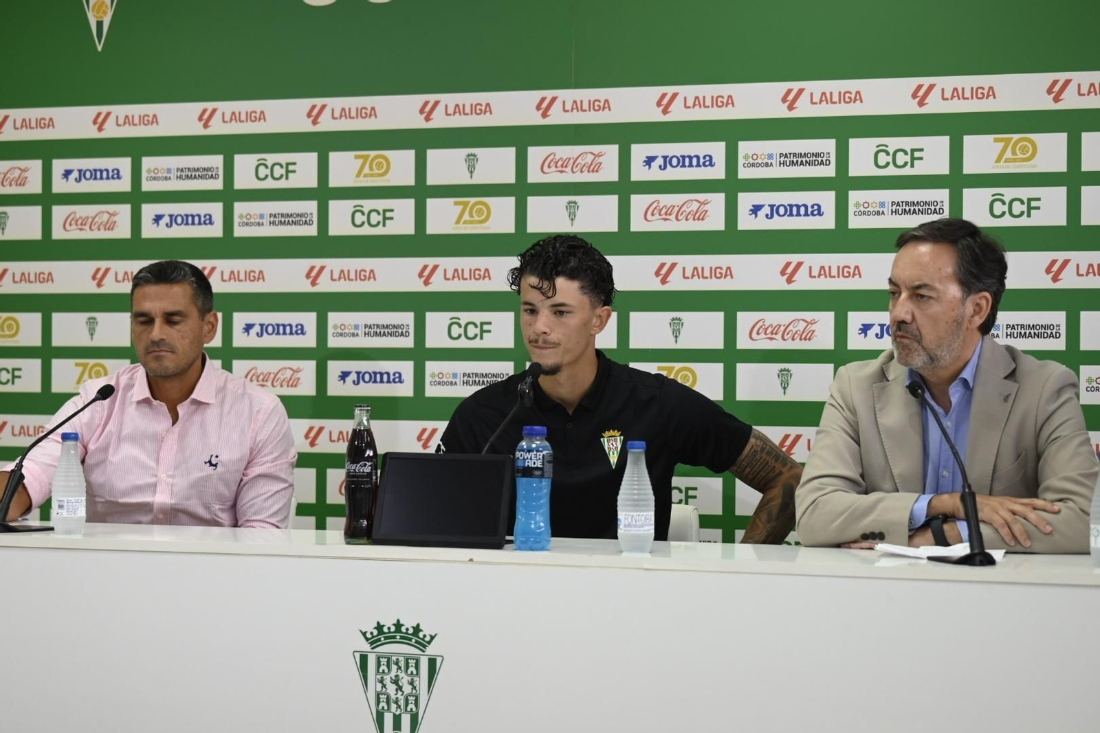 Las mejores fotos de la presentación de Jude Soonsup-Bell con el Córdoba CF