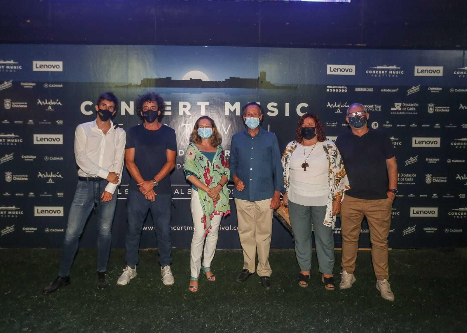 Nadia Calviño, junto a José María Román, Cándida Verdier, Joaquín Páez y los responsables del festival, Rafael Casillas, padre e hijo.