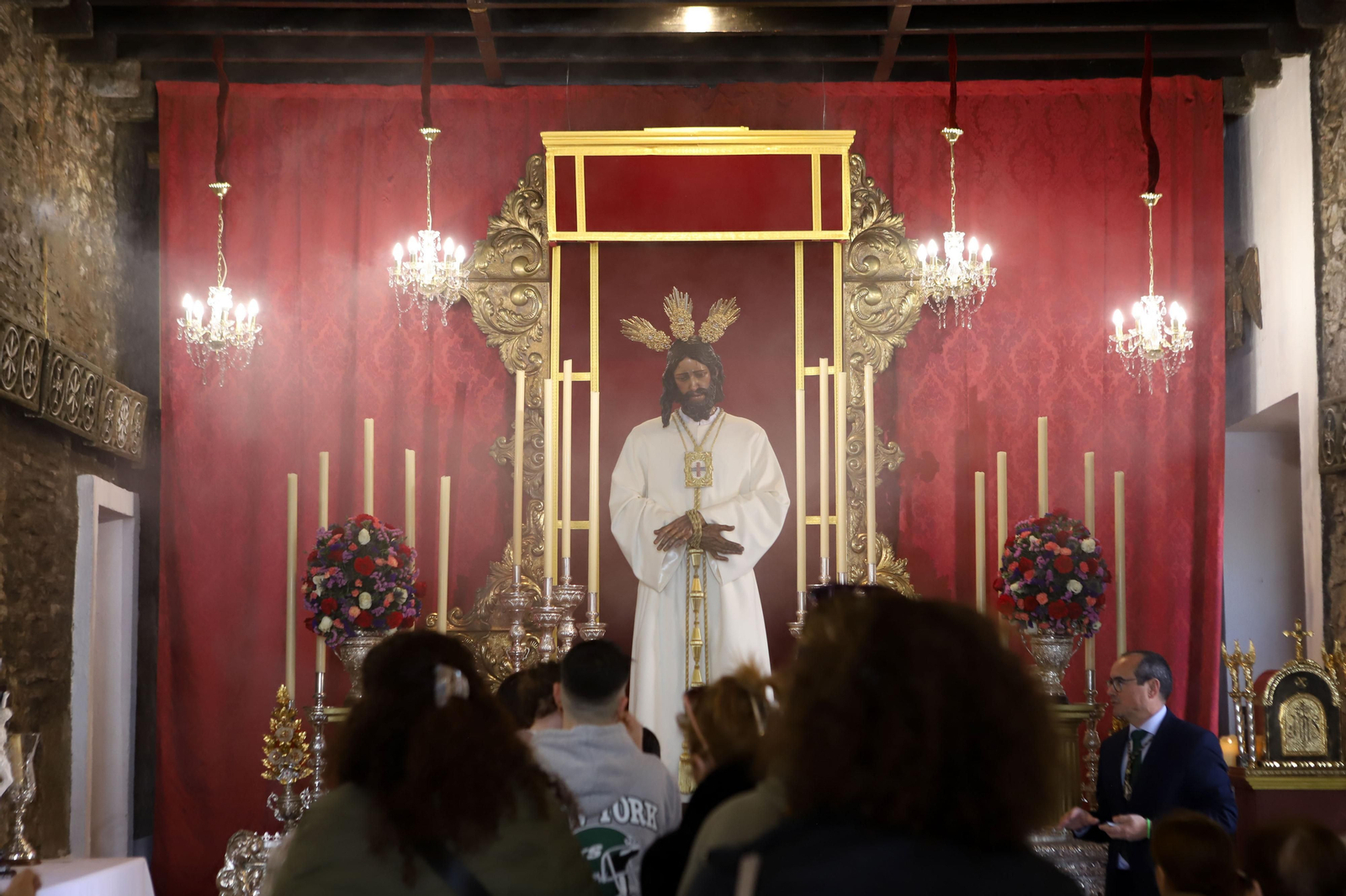 Imágenes del Besapie al Medinaceli en la Iglesia de San Isidro en Algeciras