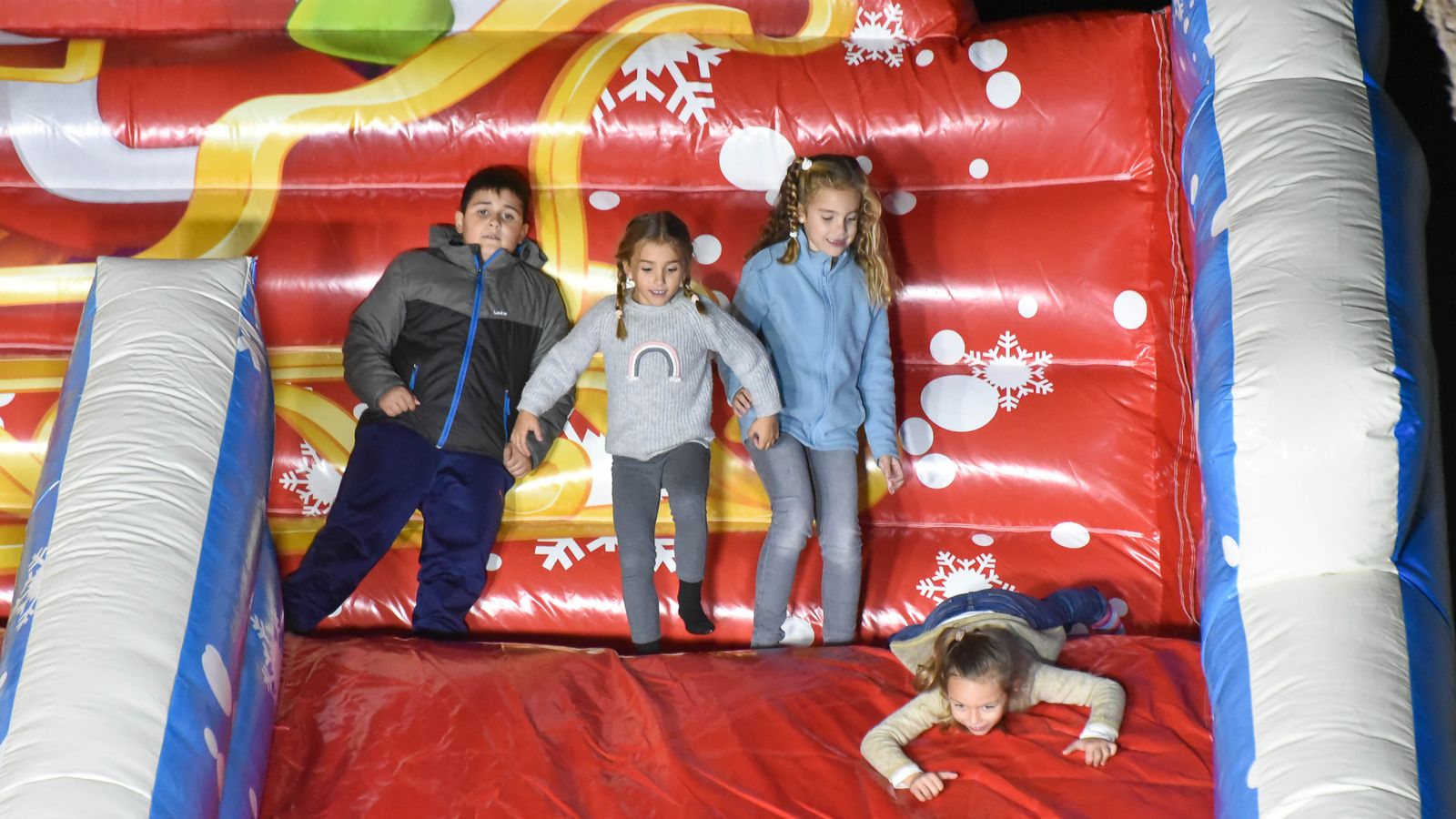 El encendido del alumbrado de Navidad de San Roque, en imágenes