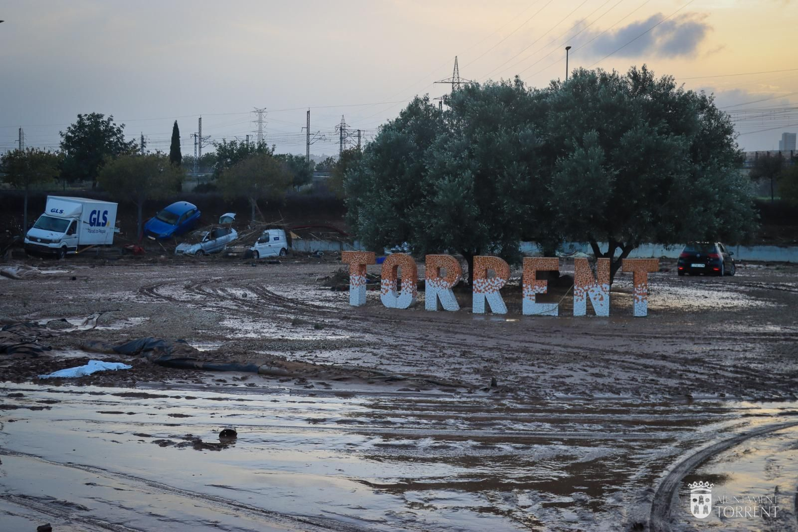 La riada ha destrozado las calles de Torrente.