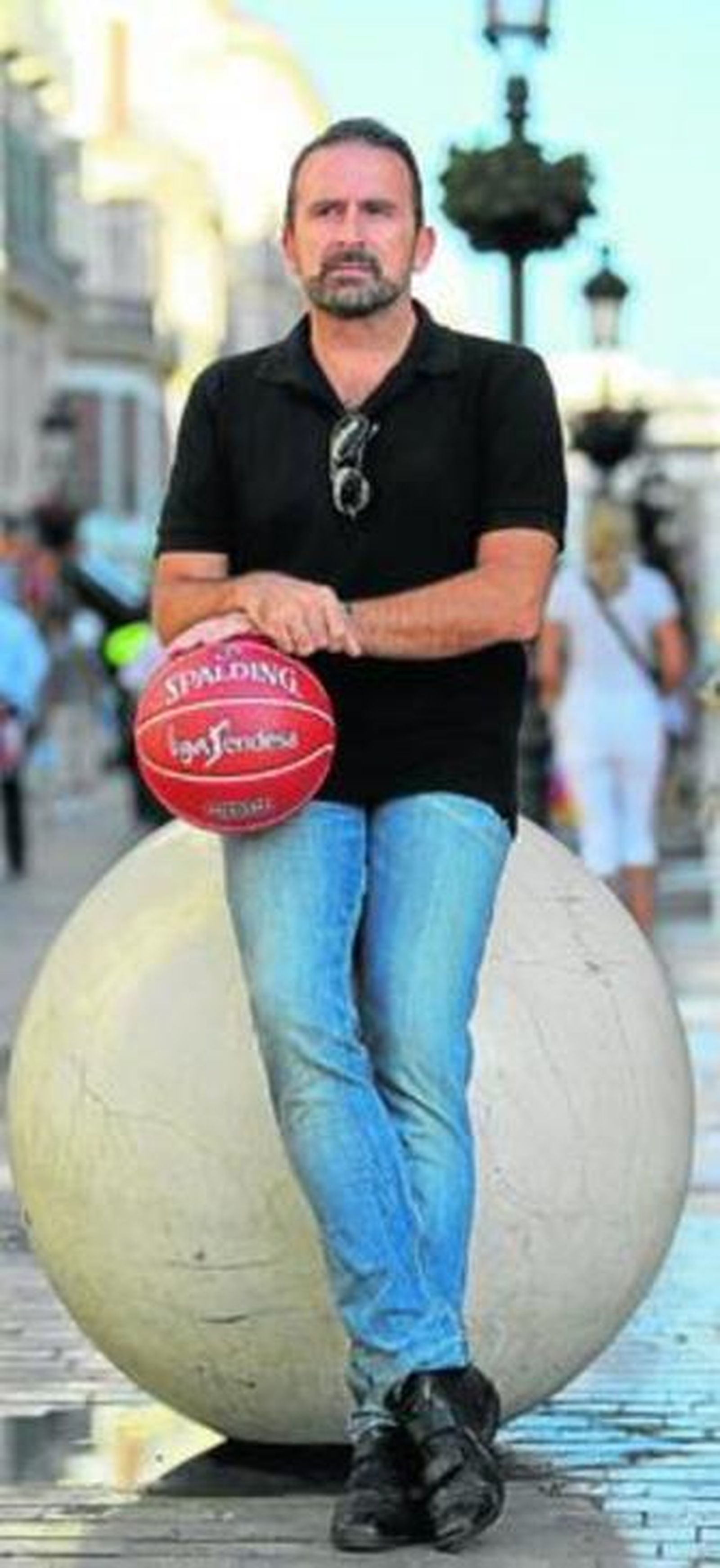 Joan Plaza posa en calle Larios.