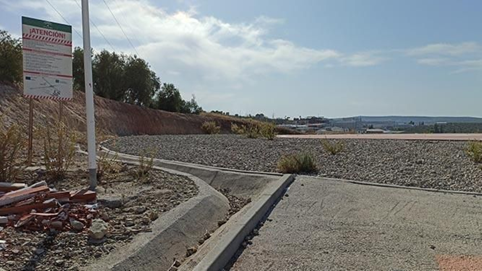 Parcela recepcionada por la Junta para la construcción del futuro hospital pública de Lucena.