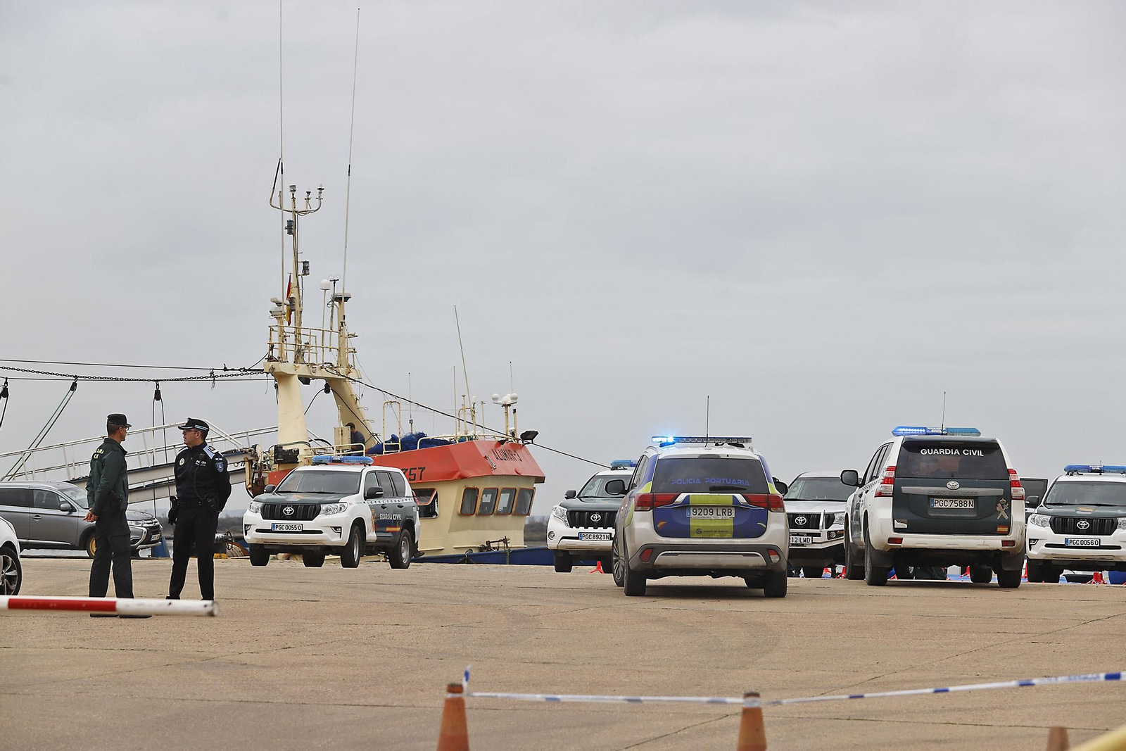 Imágenes del simulacro de explosivos realizado en el muelle de Levante