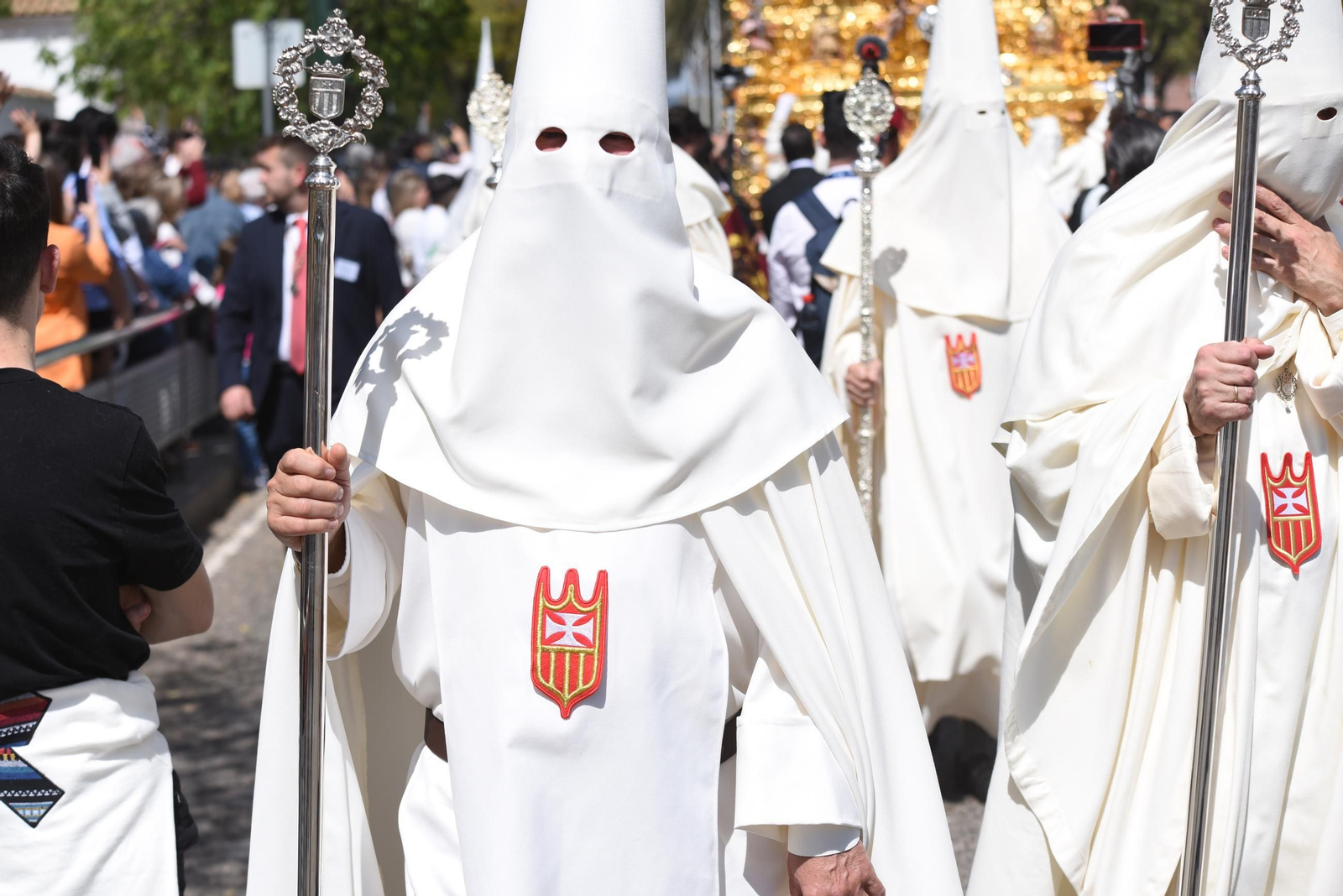 Las imágenes de la procesión de La Merced este Lunes Santo en Córdoba