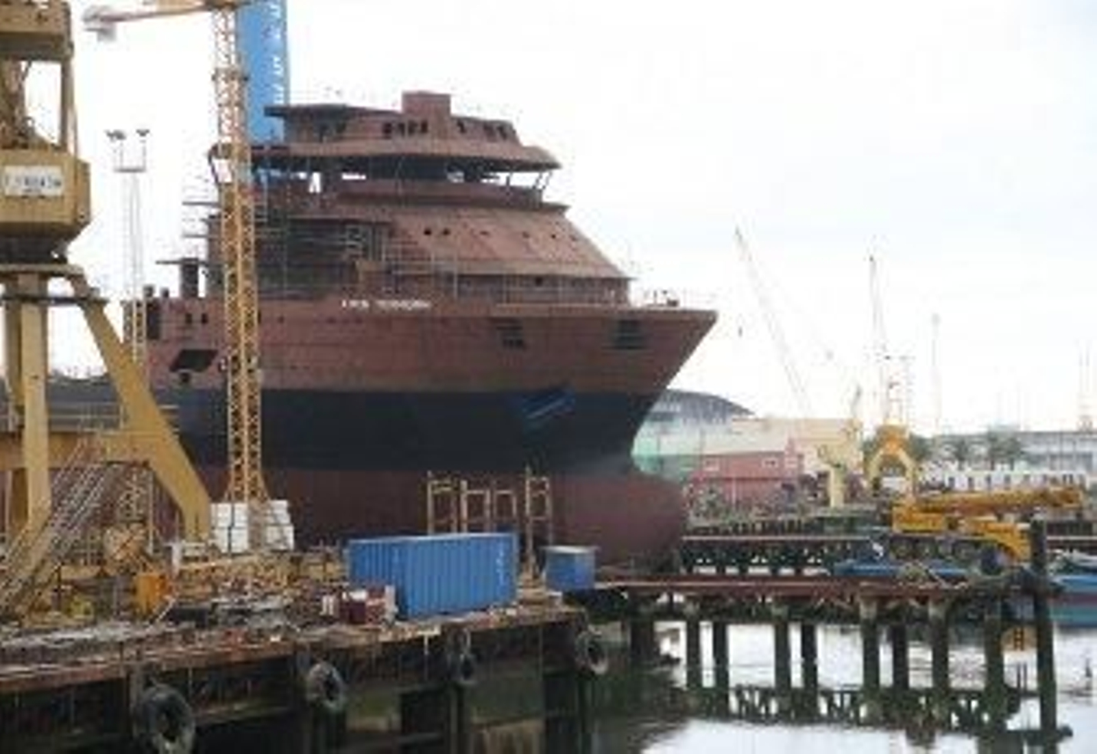 La Junta apuesta por los ERE temporales mientras se reflota Astilleros