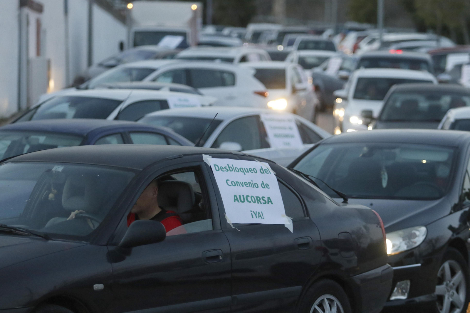 Coches participantes en la caravana. Coches participantes en la caravana.