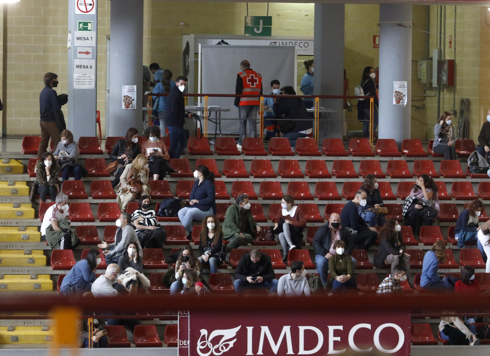 Las fotos de la vacunación contra el coronavirus en Vista Alegre a los profesores de Córdoba