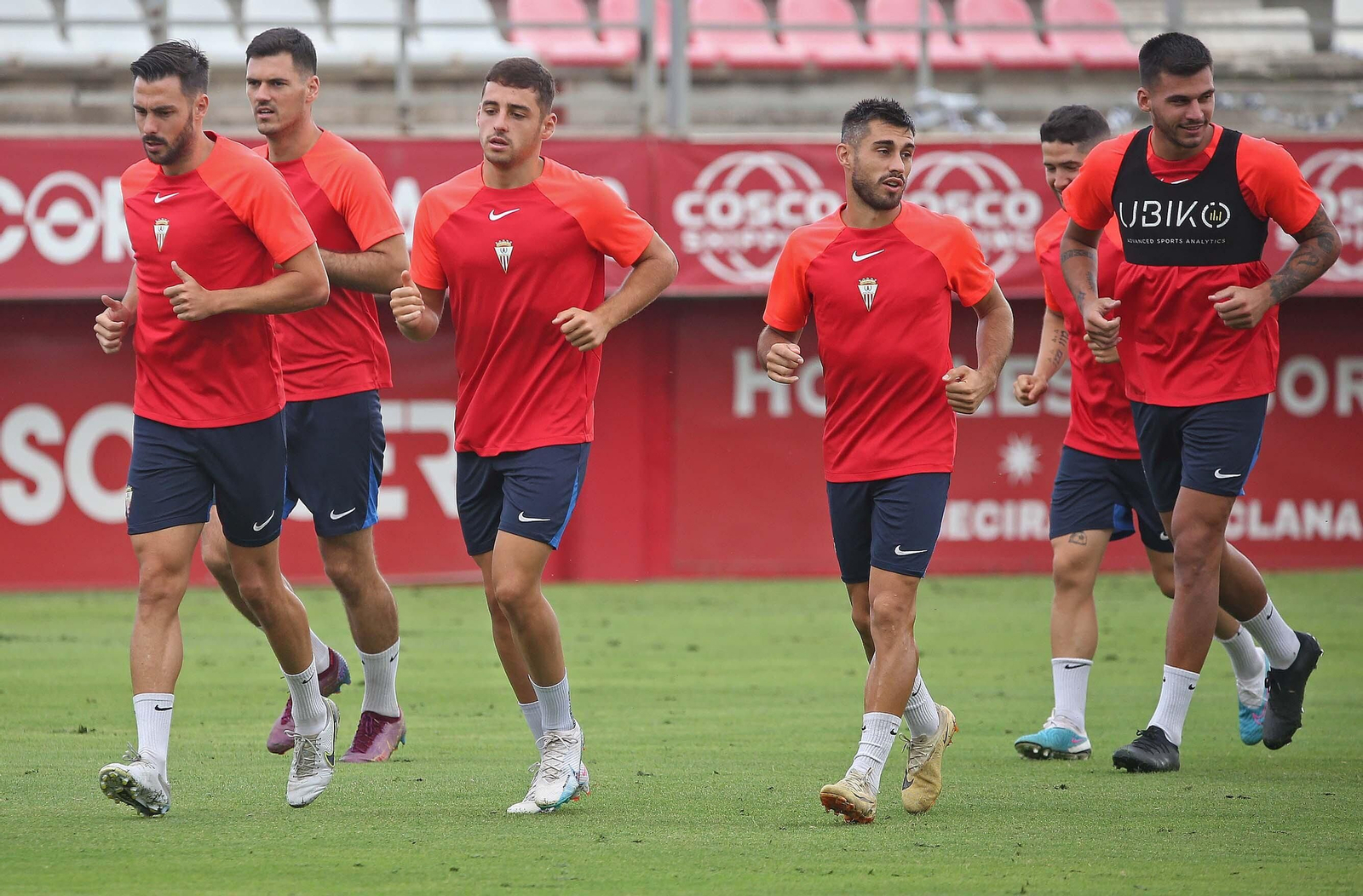 Fotos del entrenamiento del Algeciras CF en el estadio Nuevo Mirador