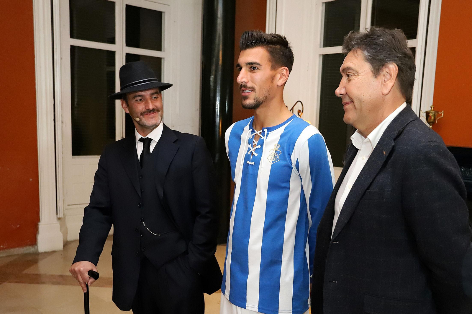 Imágenes de la camiseta del 130 aniversario del Recreativo de Huelva