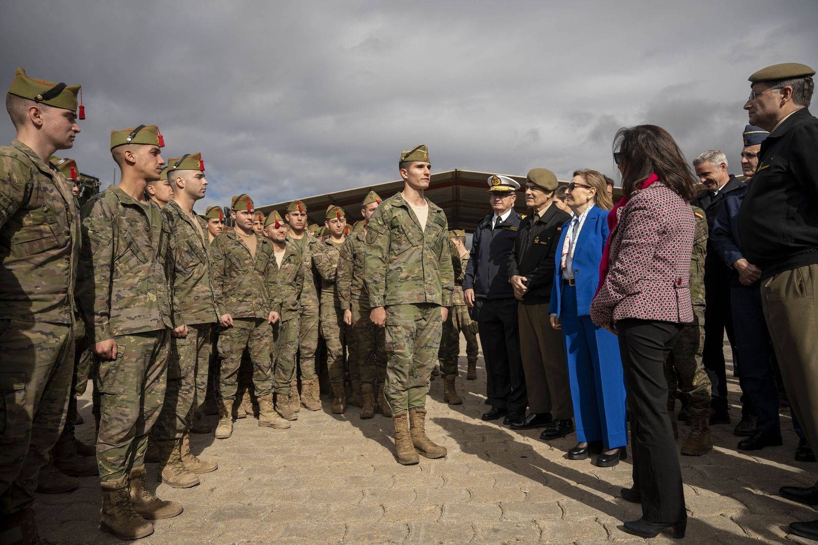 Margarita Robles entrega en Viator los primeros vehículos 8x8 ‘Dragón’ al Ejército de Tierra