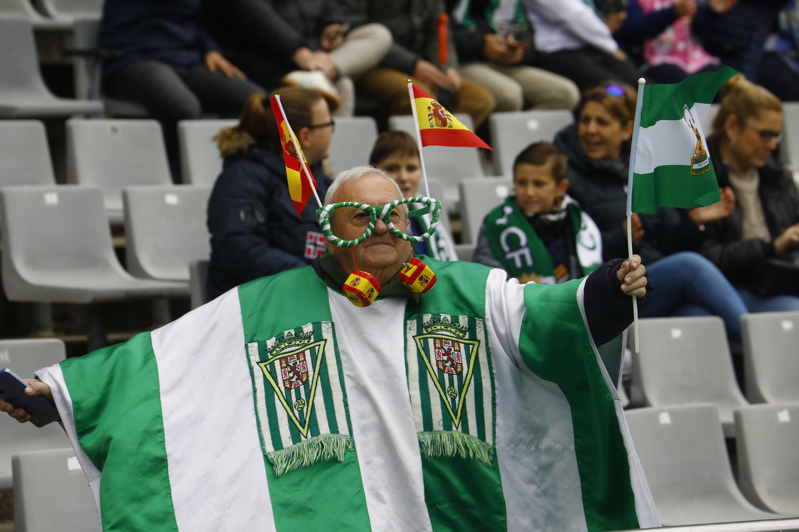 El ambiente en las gradas de El Arcángel para el Córdoba CF - Cultural Leonesa, en imágenes